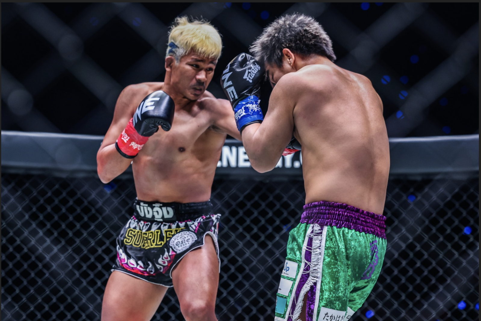 ซุปเปอร์เล็ก สู้ครบยกก่อนพ่ายแต้ม