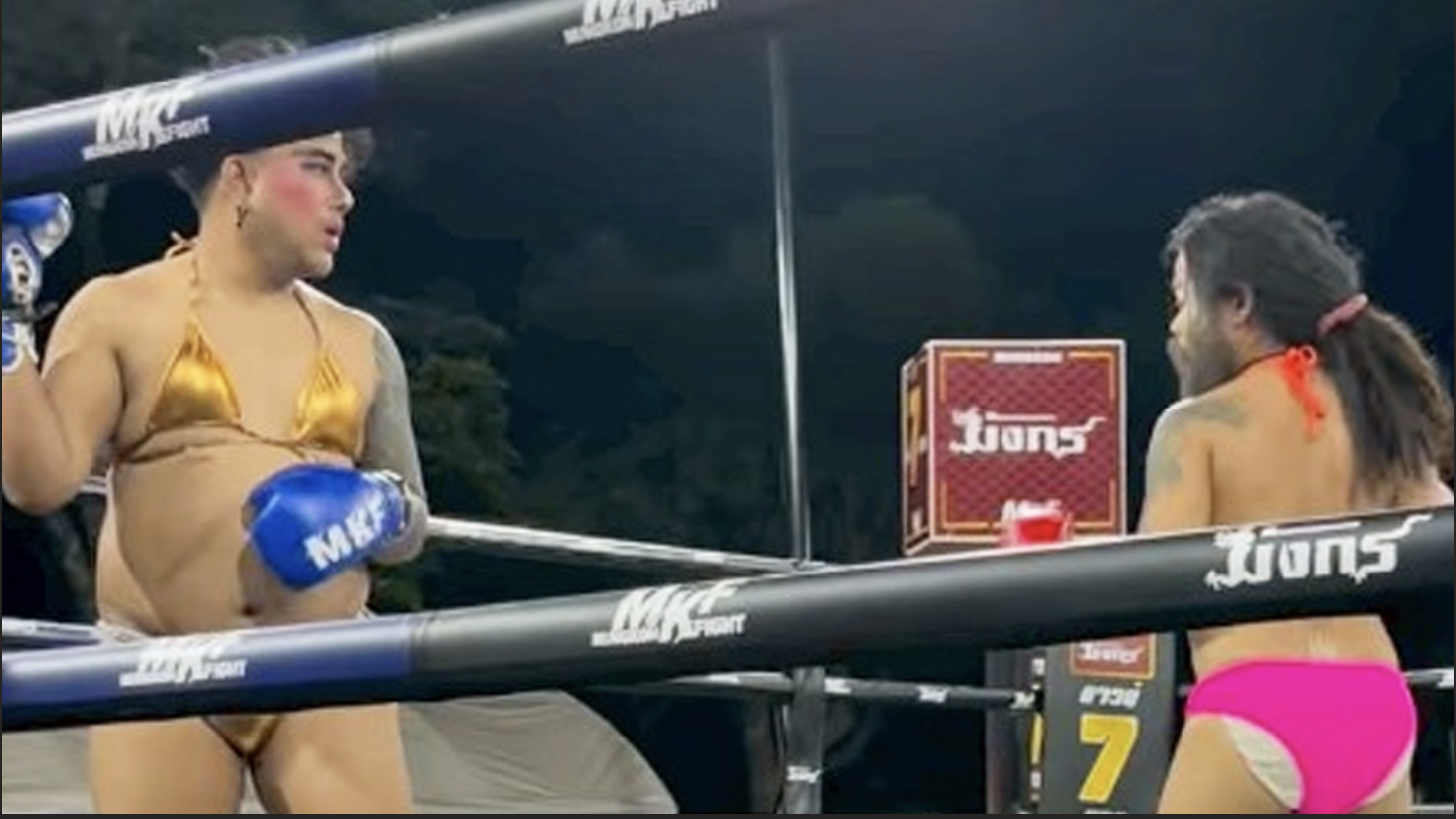 มวยไทยดราม่า ใส่ชุดบิกินีขึ้นชก