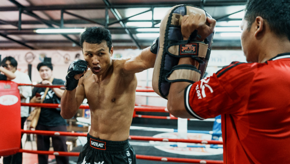 Smoking Joe ฟอร์มเดือด หมัดดุ คุมเกมอยู่หมัดบนเวที ONE